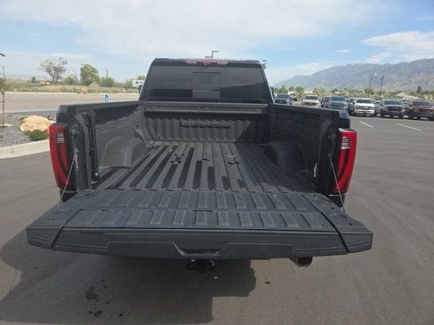 Used 2024 GMC Sierra 3500 Denali Ultimate AWD/4WD image 7