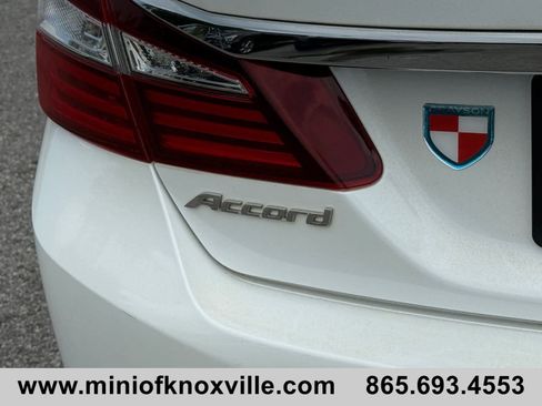 Used 2017 Honda Accord Sport Special Edition image 10