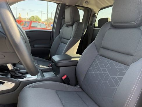 Certified 2025 Nissan Frontier SV image 10