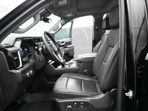 Used 2025 GMC Sierra 1500 Denali w/ Technology Package AWD/4WD image 9
