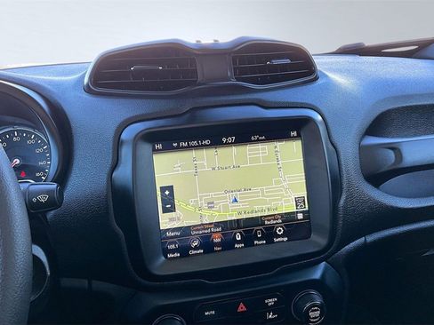 Certified 2023 Jeep Renegade Latitude w/ Sun/Sound Group image 7