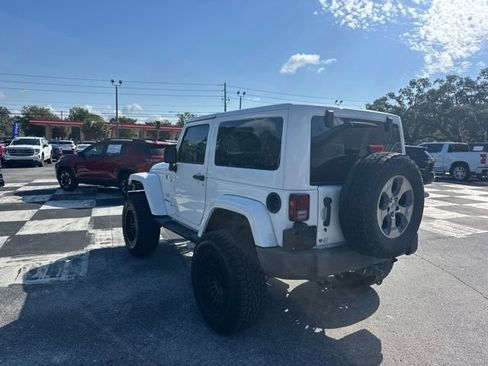 Used 2017 Jeep Wrangler Sahara w/ Connectivity Group AWD/4WD image 3