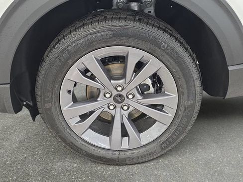 Used 2026 Ford Explorer Active w/ Active Comfort Package AWD/4WD image 30
