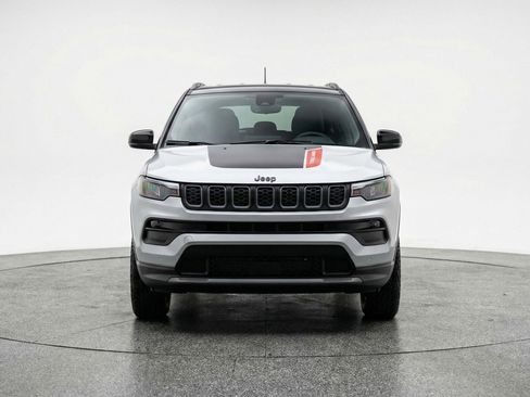 Used 2025 Jeep Compass Trailhawk AWD/4WD image 1