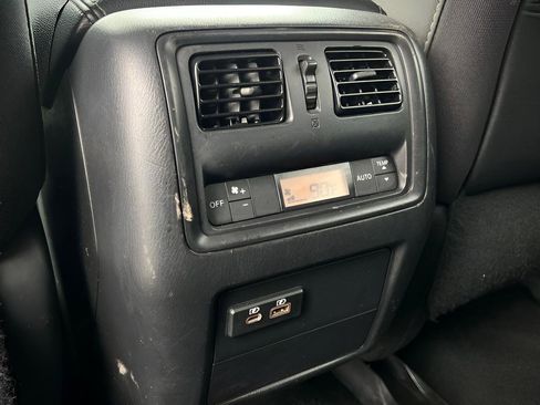 Used 2019 Nissan Pathfinder S image 20