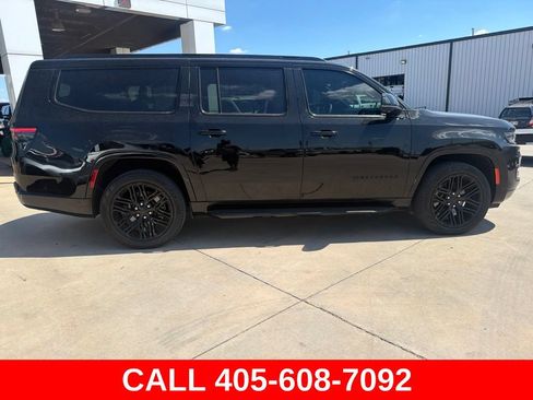 Used 2024 Jeep Wagoneer L Series II w/ Convenience Group I AWD/4WD image 2