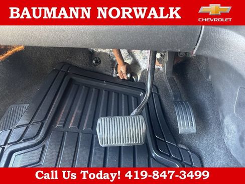 Used 2017 Ford Escape SE FWD image 21