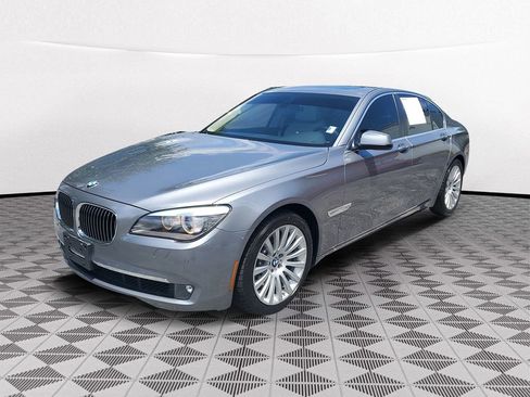 Used 2011 BMW 750i xDrive AWD/4WD image 3