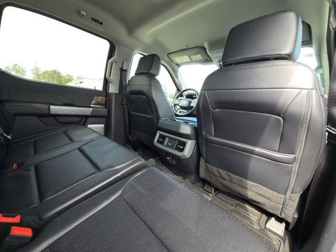 Used 2025 Ford F250 Lariat w/ Chrome Package image 18