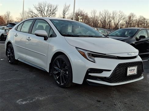 New 2026 Toyota Corolla SE image 2