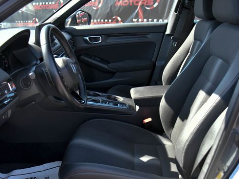 Used 2025 Honda Civic Sport image 16