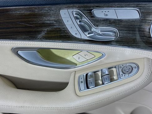 Used 2015 Mercedes-Benz C 300 4MATIC Sedan image 24