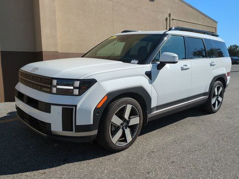 Used 2024 Hyundai Santa Fe Limited image 8