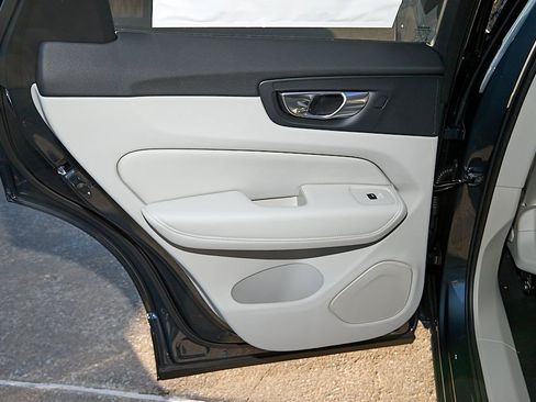 New 2026 Volvo XC60 T8 Ultra w/ Protection Package Premier image 17