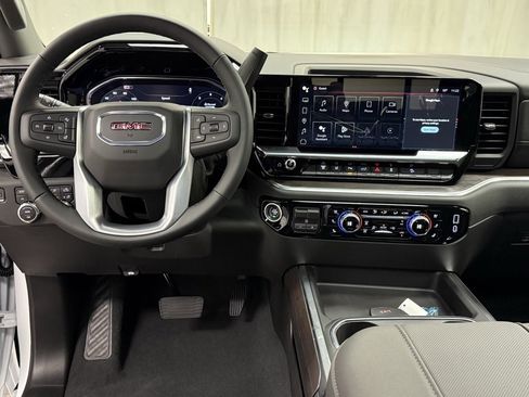 New 2026 GMC Sierra 2500 SLT image 28