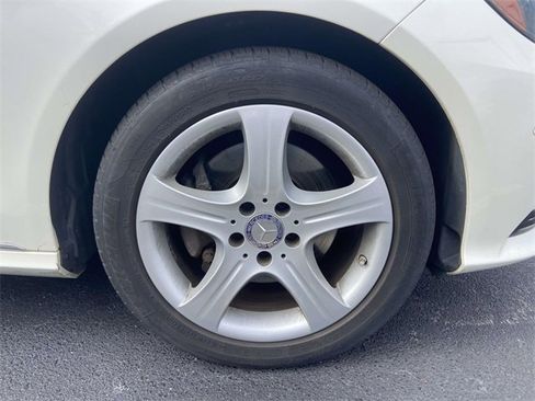 Used 2014 Mercedes-Benz E 350 4MATIC Sedan image 6