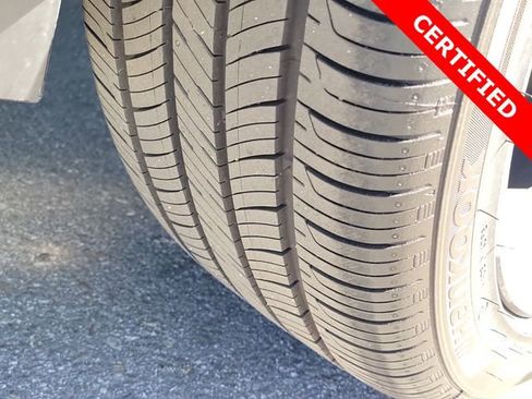 Used 2025 Hyundai Elantra SEL image 22