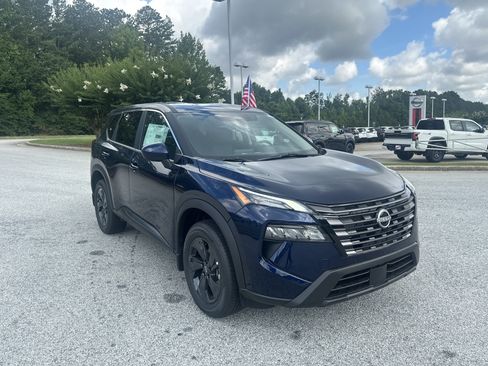 Used 2026 Nissan Rogue SV FWD image 5