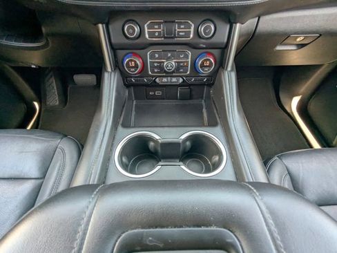 Used 2022 Chevrolet Tahoe LT w/ LT Signature Package image 25