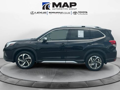 Used 2023 Subaru Forester Touring AWD/4WD image 2