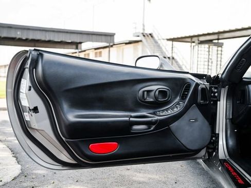 Used 1998 Chevrolet Corvette Convertible w/ Memory Pkg image 63