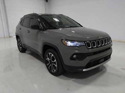 Used 2023 Jeep Compass Limited AWD/4WD image 13