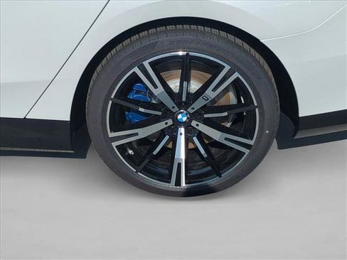 New 2027 BMW 550e xDrive AWD/4WD image 10