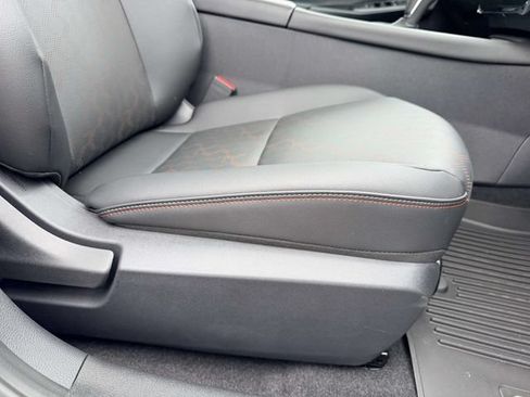 New 2026 Nissan Sentra SR w/ SR Premium Package FWD image 9