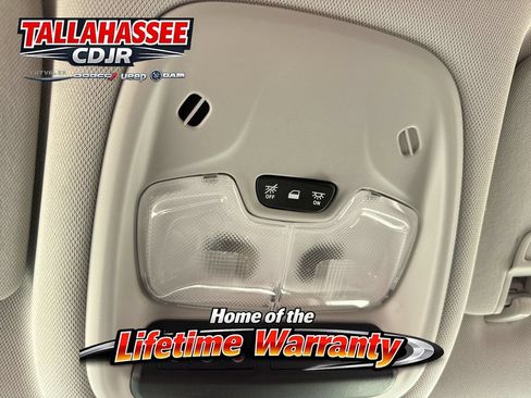 Used 2023 Chevrolet TrailBlazer LT FWD image 16
