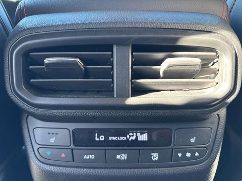 Used 2025 Honda Pilot Black Edition image 18