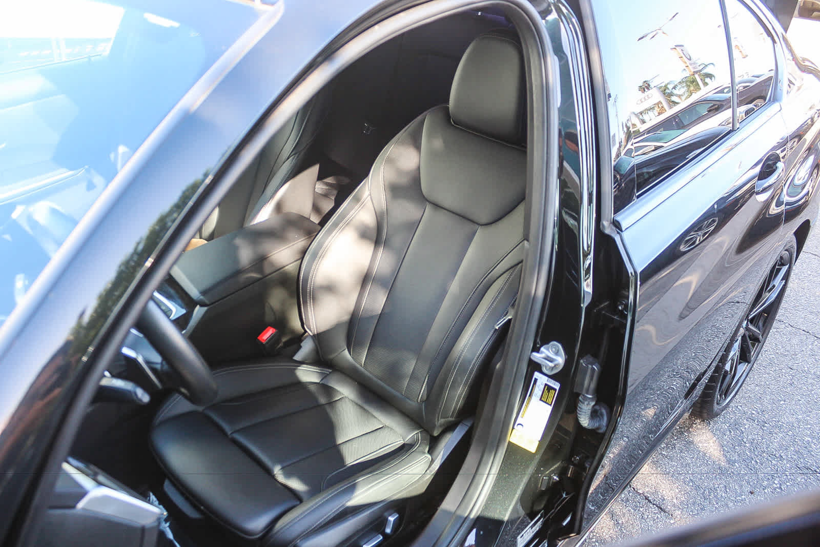 Used 2023 BMW 330i Sedan w/ M Sport Package RWD image 31