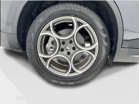 New 2025 Alfa Romeo Stelvio Sprint w/ Convenience Package image 13