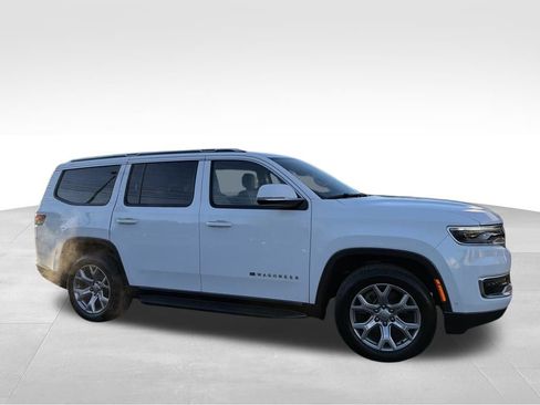 Used 2022 Jeep Wagoneer Series II image 2