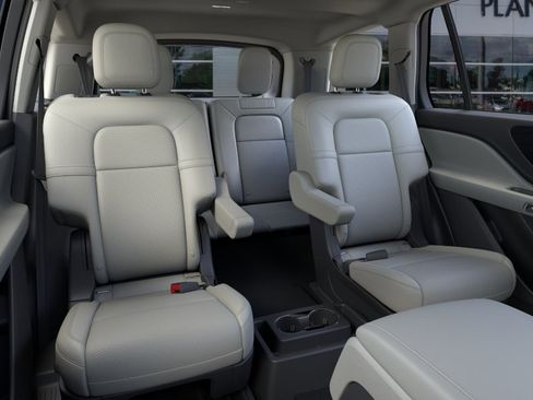 New 2026 Lincoln Aviator AWD image 11