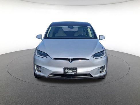 Used 2018 Tesla Model X 75D AWD/4WD image 2