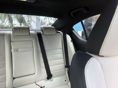 Used 2022 Lexus IS 350 F Sport RWD image 15