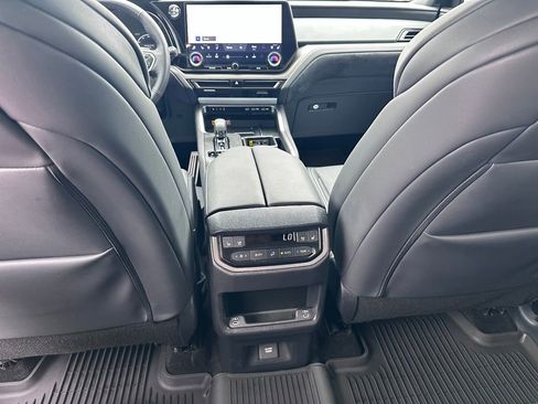 Used 2025 Lexus TX 500h AWD w/ Technology Package image 34