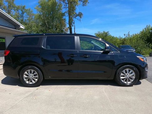 Used 2019 Kia Sedona L image 10