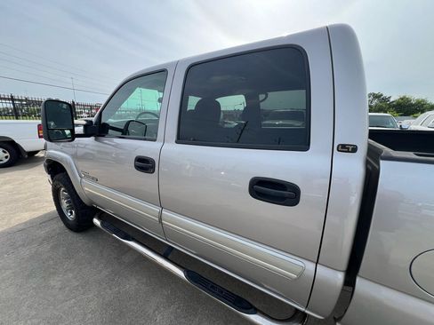 Used 2006 Chevrolet Silverado 2500 LT w/ Heavy-Duty Power Package RWD image 24