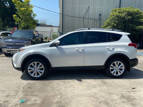 Used 2014 Toyota RAV4 Limited w/ Technology Package FWD image 4