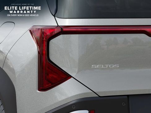 New 2027 Kia Seltos LX FWD image 12