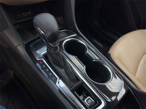 Used 2022 Chevrolet Equinox Premier w/ LPO, Floor Liner Package image 18