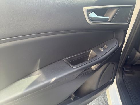 Used 2024 Ford Edge SEL w/ Convenience Package image 23