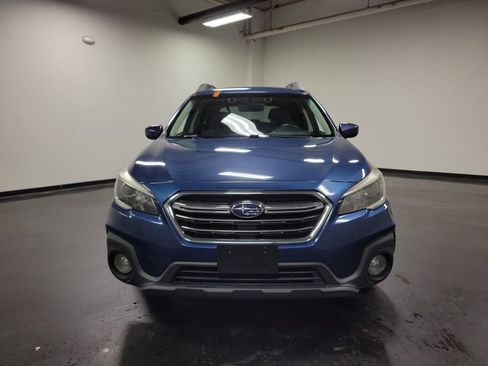 Used 2019 Subaru Outback 2.5i Premium w/ Popular Package #2 AWD/4WD image 2