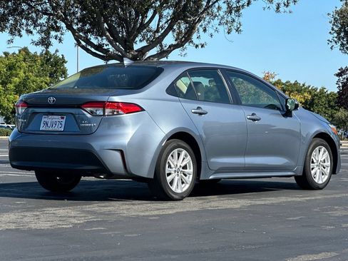Used 2024 Toyota Corolla LE w/ LE Convenience Package FWD image 4