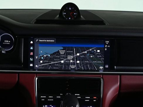 Certified 2023 Porsche Panamera Platinum Edition image 15