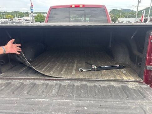 Used 2024 RAM 2500 Tradesman w/ Chrome Appearance Group AWD/4WD image 13