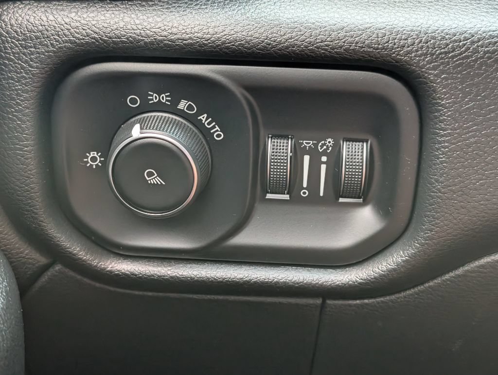Used 2020 RAM 2500 Tradesman AWD/4WD image 11