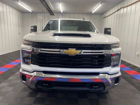 Used 2024 Chevrolet Silverado 2500 LT image 6