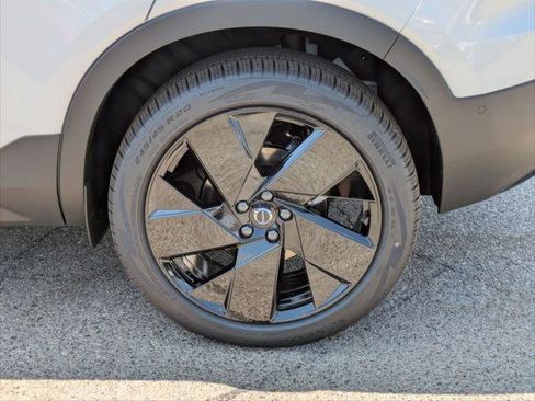 New 2026 Volvo XC40 B5 Ultra w/ Climate Package image 6